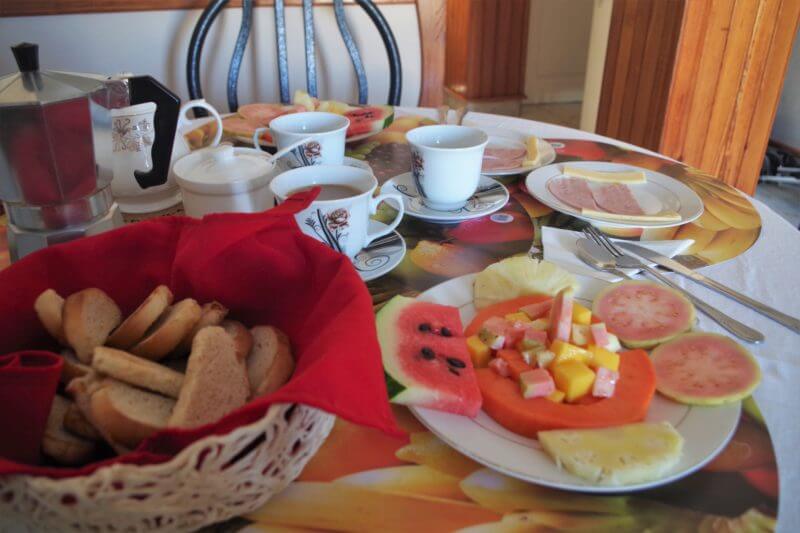 ハバナAirbnbで朝食