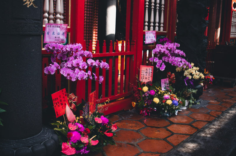 龍山寺に飾られた数々の花