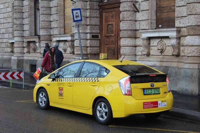 ブダペストの黄色いタクシー