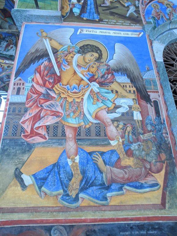 リラの僧院・聖母誕生教会のフレスコ画　使徒ミカエルと金持ち