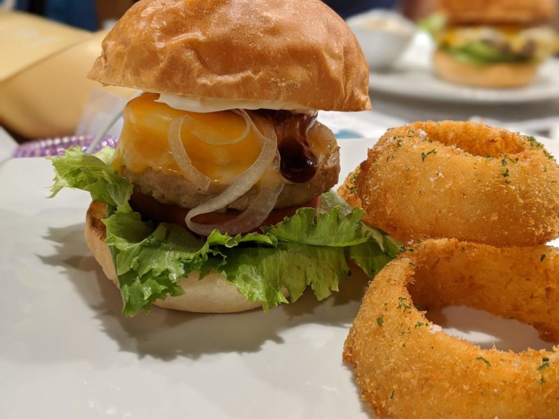 石垣島　Doug's Burger（ダグズ・バーガー）