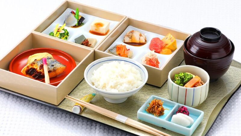 日本料理 宝ヶ池　和洋三段お重朝食　公式ページ