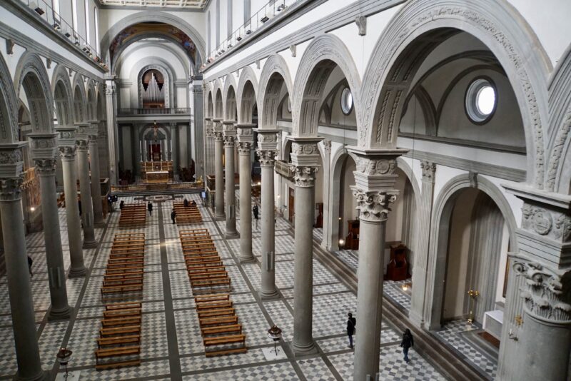 サン・ロレンツォ教会　内部