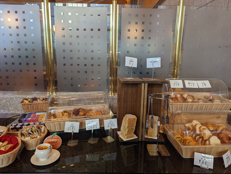 ANAクランプラザホテル富山　朝食　パン