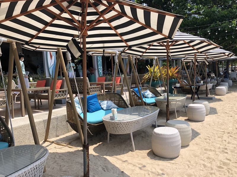 パタヤのビーチ沿いカフェも必ず訪れたい