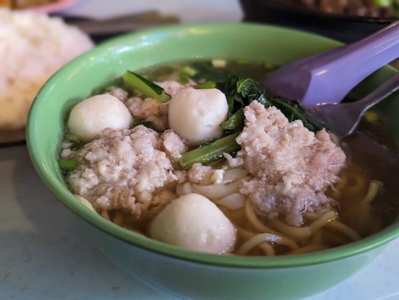 ヒーキャオミー｜魚鮫麺（Fishball noodle）