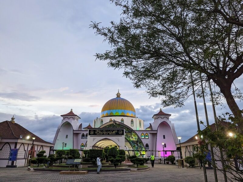 マラッカ海峡モスク（Melaka Straits Mosque）