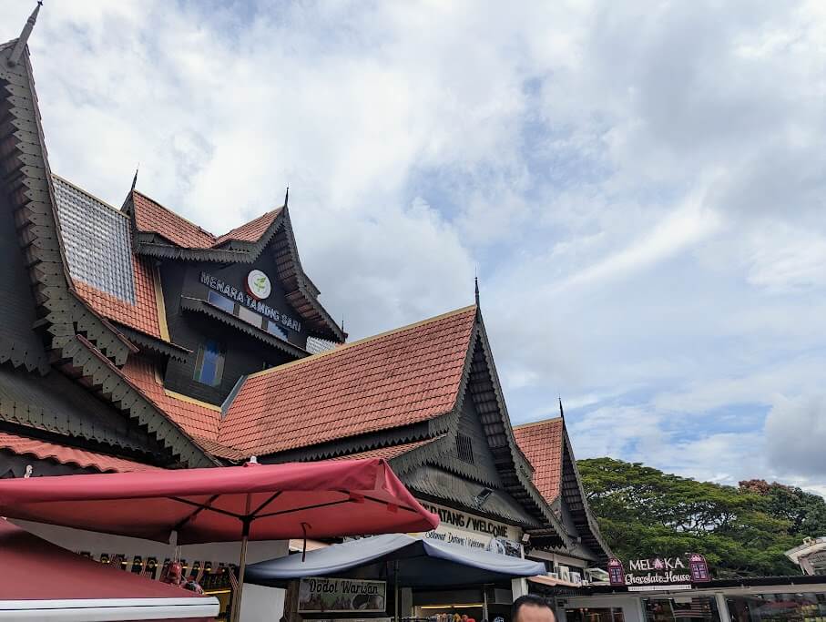 マラッカタワー（Menara Taming Sari）