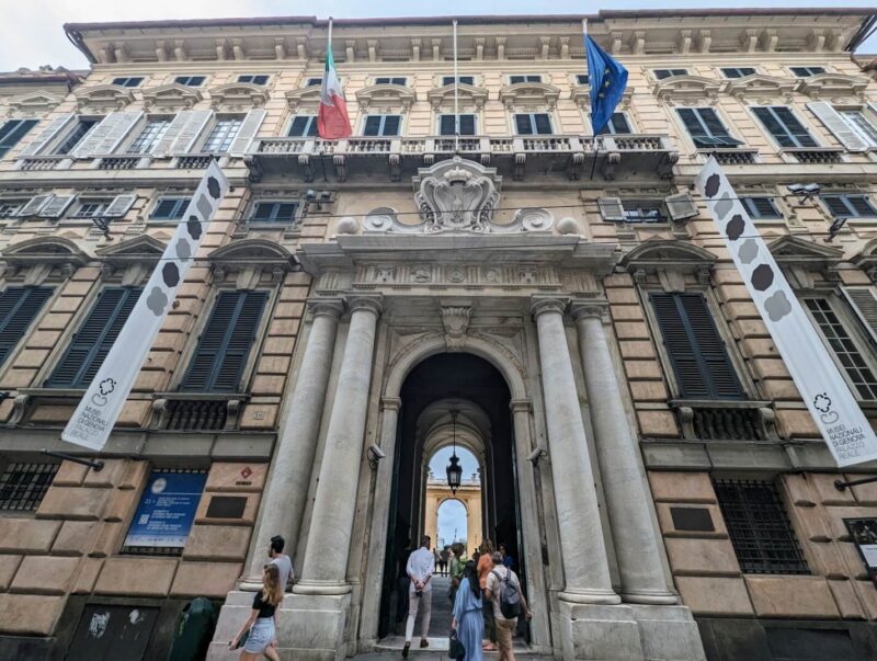 王宮（Palazzo Balbi Durazzo Reale）