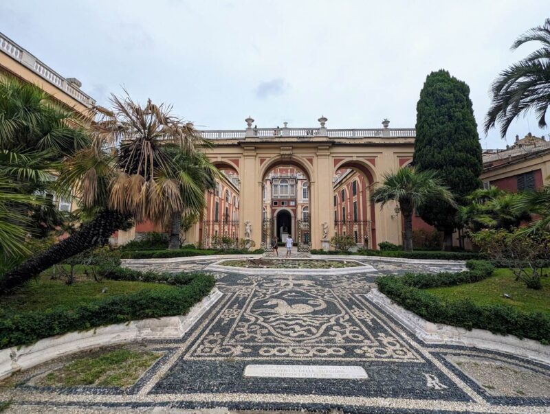 王宮（Palazzo Balbi Durazzo Reale）