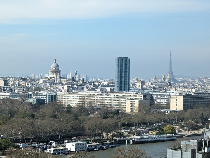 コートヤード・パリ・ガール・ド・リヨンからの眺望