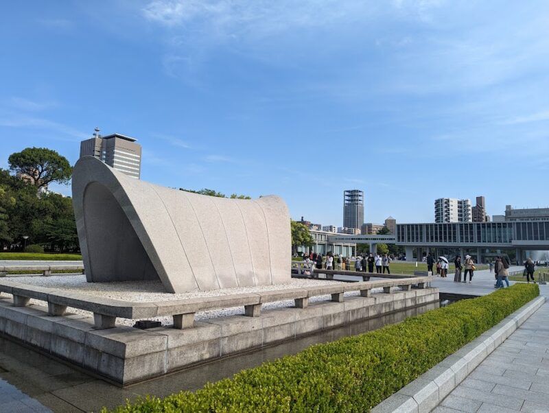 広島市内中心地で歴史遺産や美術館をまわりました
