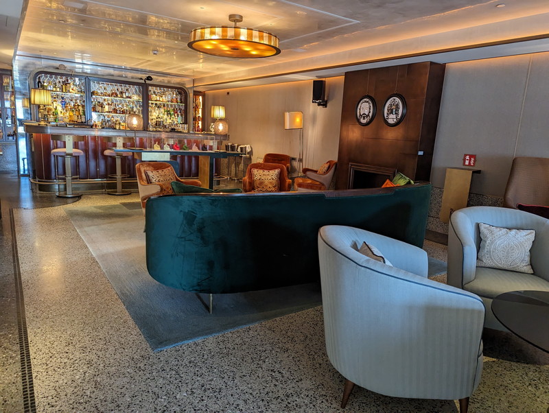 Arts Bar