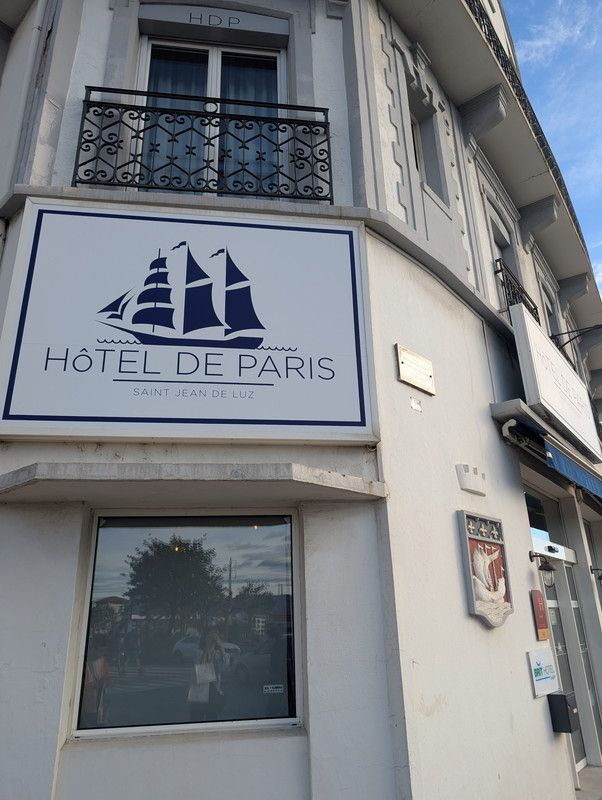Brit Hotel de Paris　外観