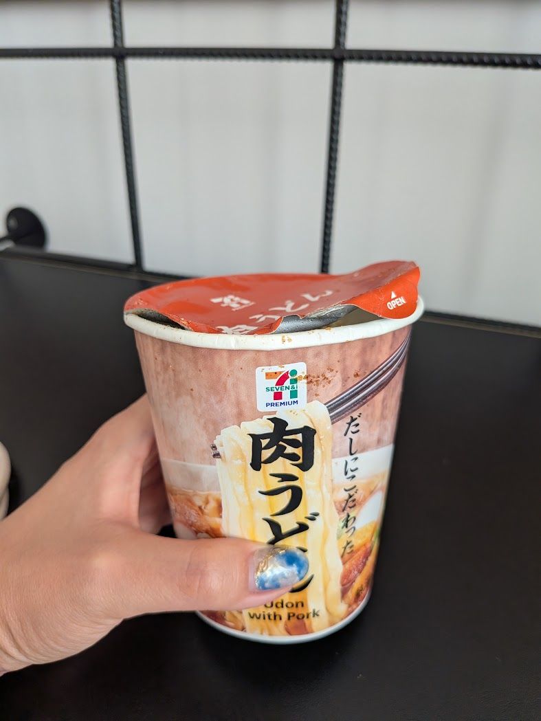 荷物をギュウギュウにつめすぎてジップロック内で破裂してた